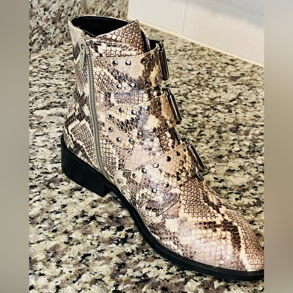 Steven New York Wms Harmon Snakeprint Ankle Boots Sz 5 - Picture 5 of 8